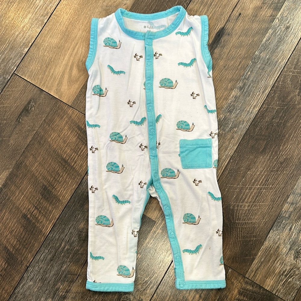 Kyte baby sleeveless romper with buttons. 3-6 months